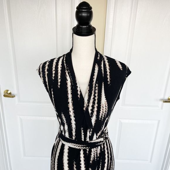 Dana Buchman Size XS Black Tan Beige Slashed Design Blouse Belted Dress - Picture 2 of 9